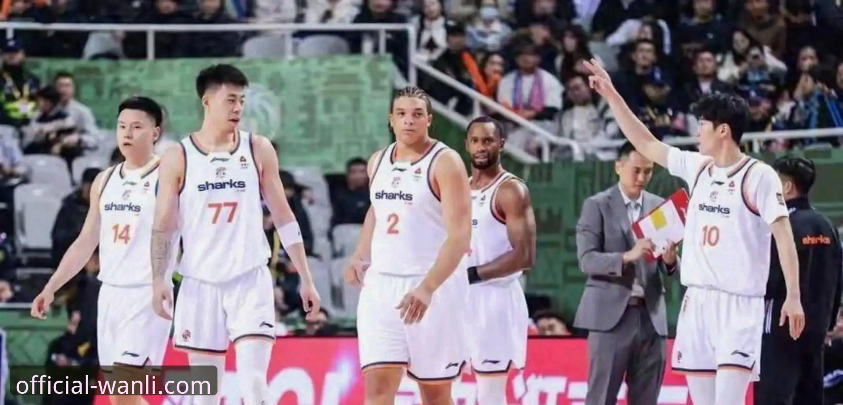 上海男篮豪取12连胜巩固榜首，团队篮球展现统治力最新动态